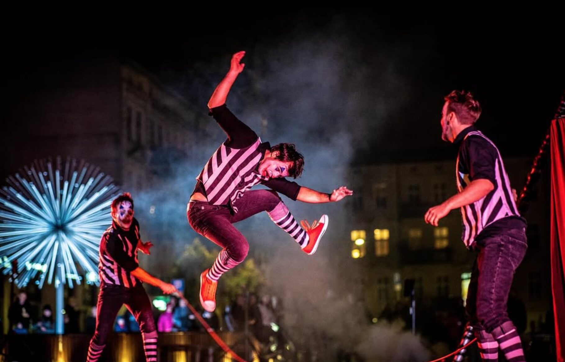 Creepy Circus Show - mroczny spektakl cyrkowy na Halloween, Abstract Show