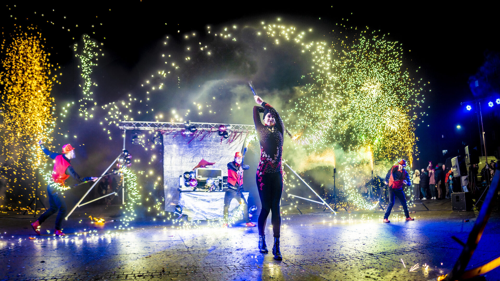 Fireshow - pokazy ogniowe na eventy i imprezy plenerowe, Abstract Show